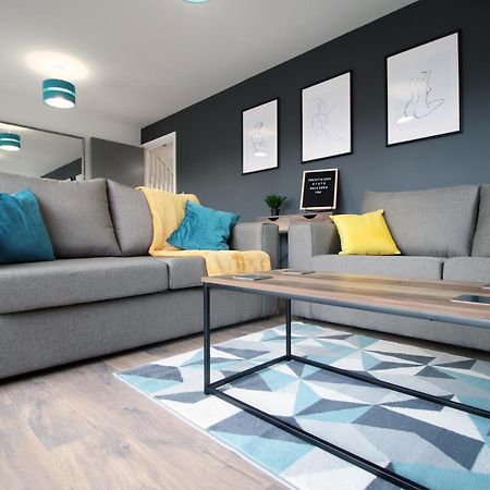 Delft - Spacious Home, High Speed Wi-Fi, Free Parking, Terrace Swindon Buitenkant foto