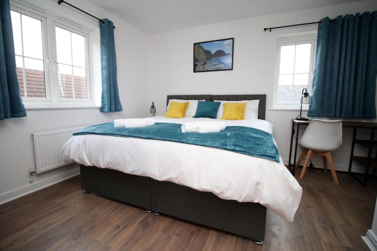 Delft - Spacious Home, High Speed Wi-Fi, Free Parking, Terrace Swindon Buitenkant foto