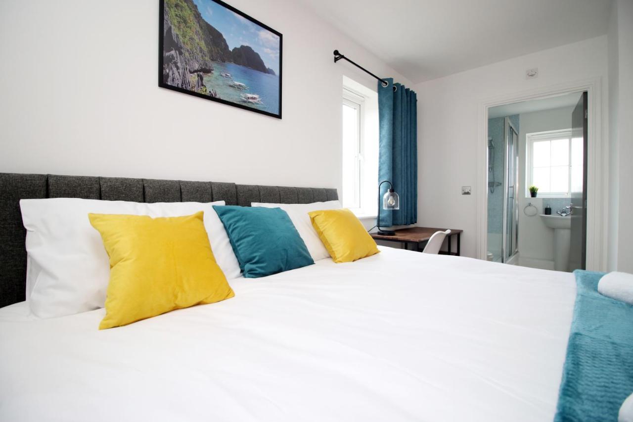 Delft - Spacious Home, High Speed Wi-Fi, Free Parking, Terrace Swindon Buitenkant foto