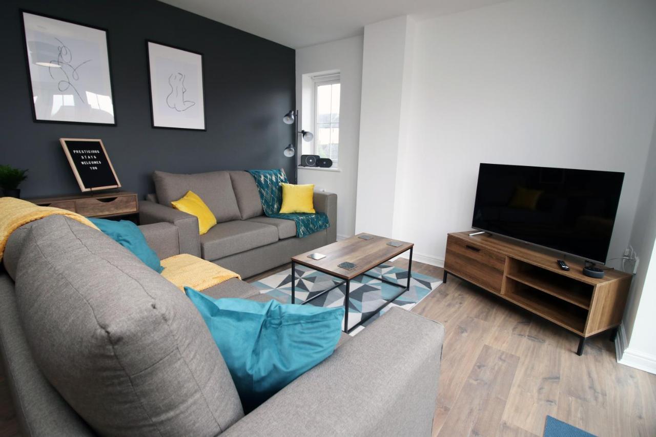 Delft - Spacious Home, High Speed Wi-Fi, Free Parking, Terrace Swindon Buitenkant foto